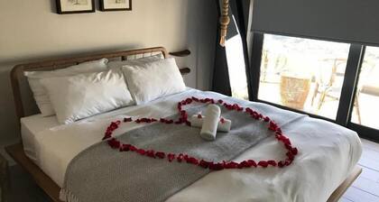 Tropical Court Hotel