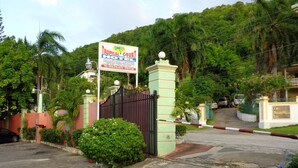 Unclassified image, 5 of 13, button - Tropical Court Hotel (Montego Bay)