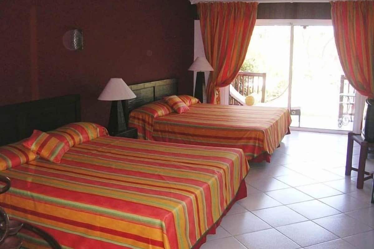 1 bedroom, individually decorated, individually furnished, desk