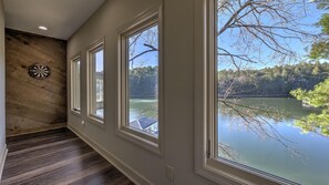 House, 5 Bedrooms | Lake view