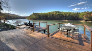 House, 5 Bedrooms | Lake view