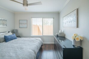 1 chambre, bureau, fer et planche à repasser, Wi-Fi gratuit