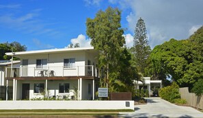 Exterior - Ground Floor with Water Views (Urangan)