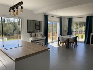 Interior - Beautiful modern villa with private pool, quiet, located 20 minutes from Frejus… (Bagnols-en-Forêt)