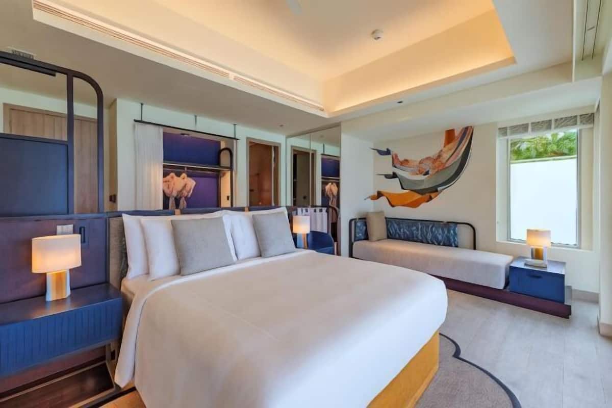 Egyptian cotton sheets, premium bedding, down comforters