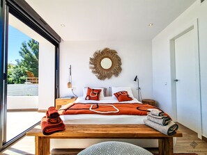 4 habitaciones, tabla de planchar con plancha y wifi gratis