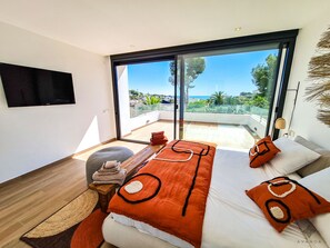 4 室のベッドルーム、アイロン / アイロン台、WiFi (無料)、ベッドシーツ