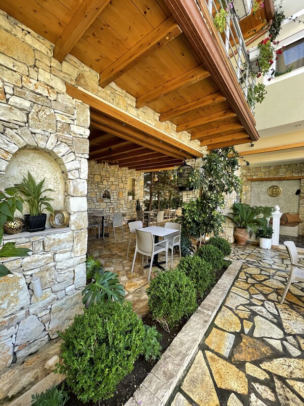 Exterior - Arial Penthouse Suites (Vlorë)