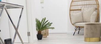 Beautiful house to relax in with garden and outdoor pool and Jacuzzi, Santar