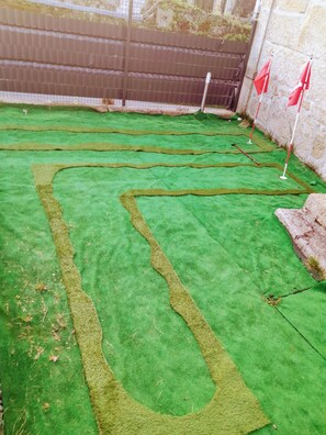 Property grounds - Beautiful house to relax in with garden and outdoor pool and Jacuzzi, Santar (Nelas)