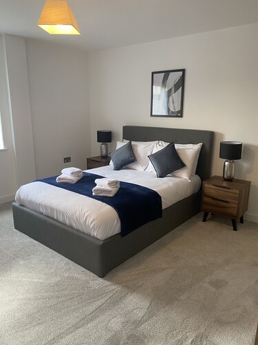 Icona - Modern 2 bed apartment