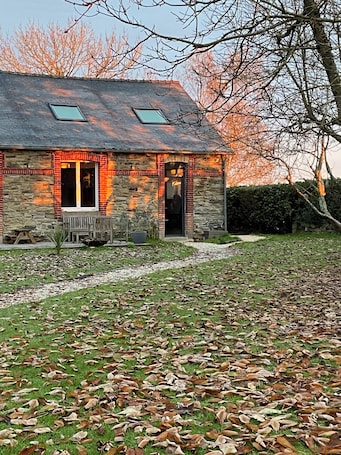 Front of property. La Passerelle Morlaix