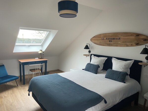 Room | Individually decorated, individually furnished, soundproofing - La Passerelle Morlaix (Morlaix)