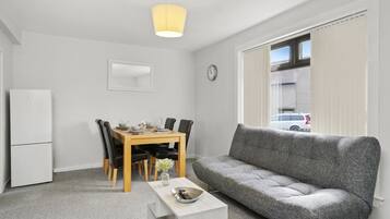 TV, Netflix, streaming services