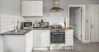 Luxury apartment with parking Maidstone Town