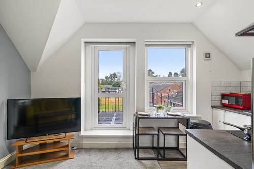 BridgeCity The Sleek Modern Condo - Maidstone Gem