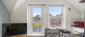 BridgeCity The Sleek Modern Condo - Maidstone Gem