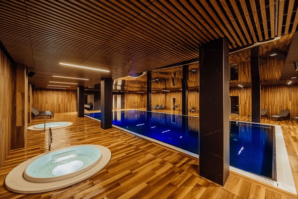 Indoor pool, seasonal outdoor pool, sun loungers, lifeguards on site