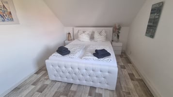 2 Schlafzimmer, Zimmersafe, Bügeleisen/Bügelbrett, kostenloses WLAN