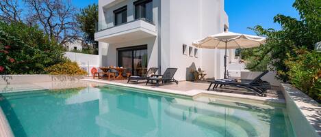 حمّام سباحة خارجي