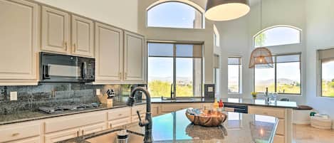 Coffee/tea maker, fridge, microwave, stovetop
