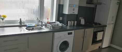 公寓, 多张床 | 私人厨房 | 冰箱、微波炉、烤箱、炉灶