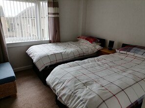 Apartment, Multiple Beds | 3 bedrooms, iron/ironing board, free WiFi, bed sheets