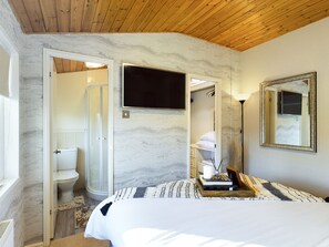 3 bedrooms, free WiFi, bed sheets