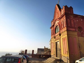 Parkplätze auf dem Gelände