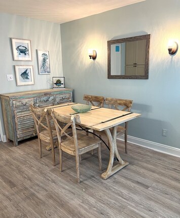 Dining with seating for 6.
