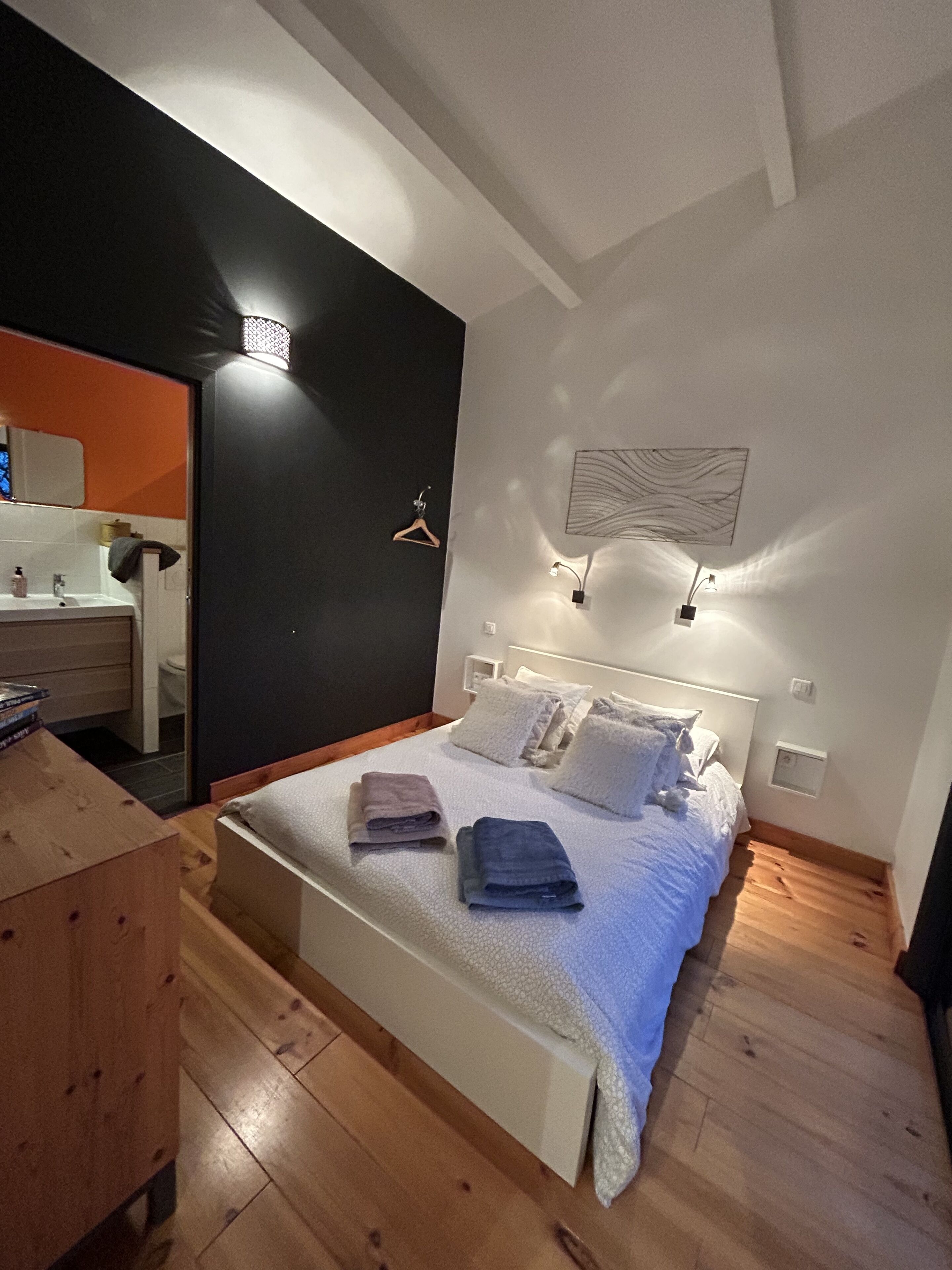 3 عدّة غرف نوم ومكواة/لوح كي وسرير سفر وواي فاي مجانًا