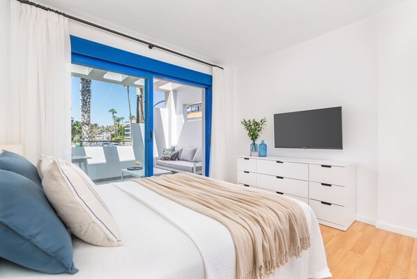 Iron/ironing board, internet, bed sheets