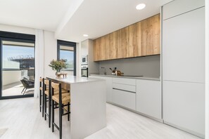 Fridge, microwave, coffee/tea maker, toaster - iloftmalaga Pacifico - Urb. Halia (Málaga)