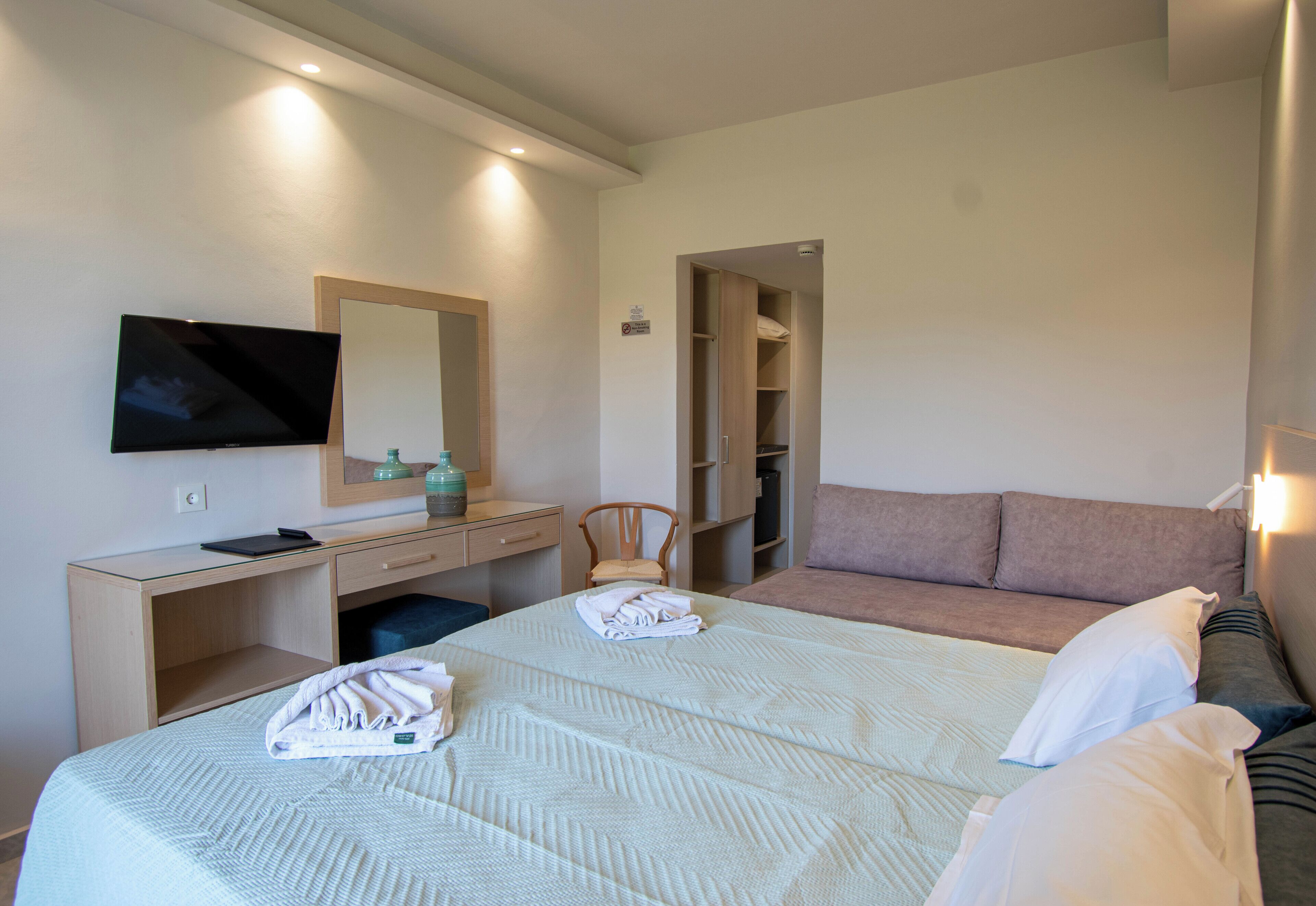 슈피리어 트리플룸, 산 전망, 정원 | 객실 내 금고, 책상, 노트북 작업 공간, 암막 커튼