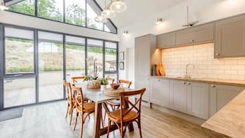 Cottage | Interior