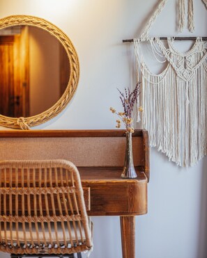 Deluxe Double Room | Individually decorated, free WiFi, bed sheets - Panjur Otel  (Cesme)