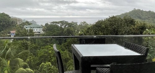 Blue valley Baie Lazare View self catering home