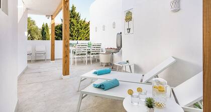 Historical center of Tavira-2 bedroom house with large terrace, garage&free Wifi