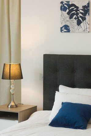 2 chambres, fer et planche à repasser, Wi-Fi gratuit, draps fournis