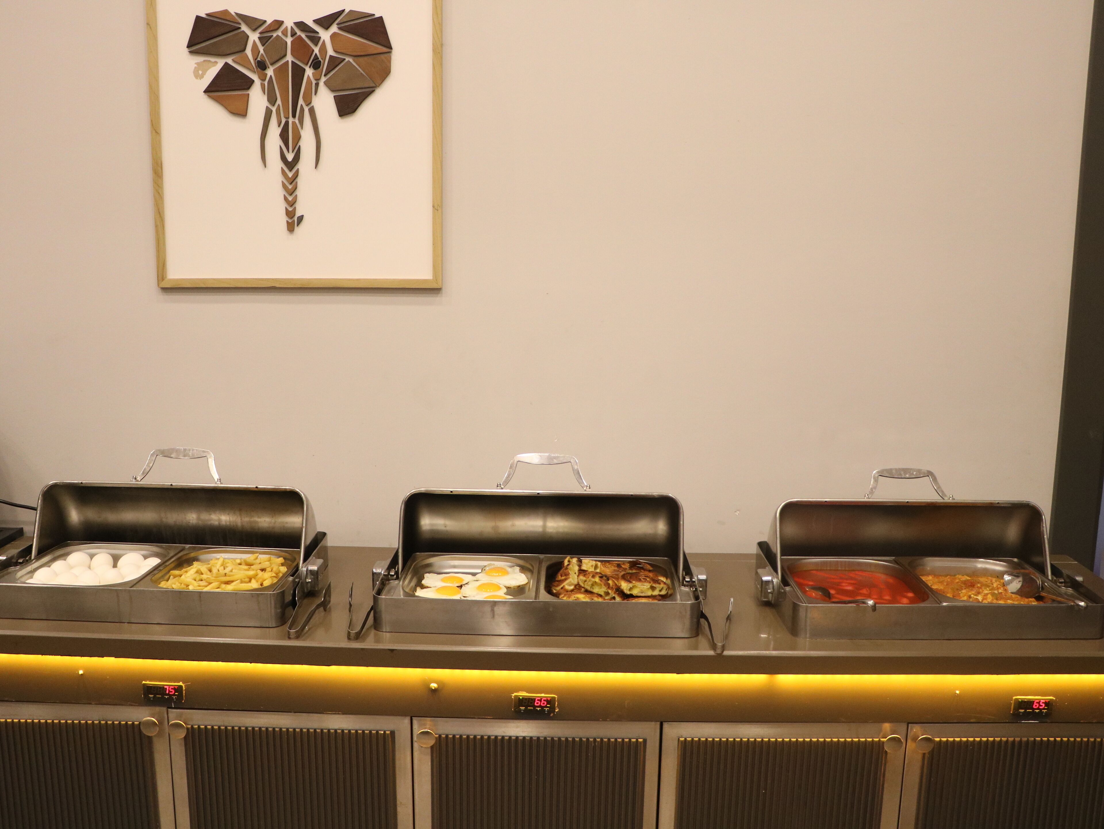 Photo - Isnova Hotel