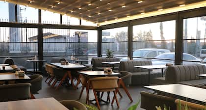 Isnova Hotel