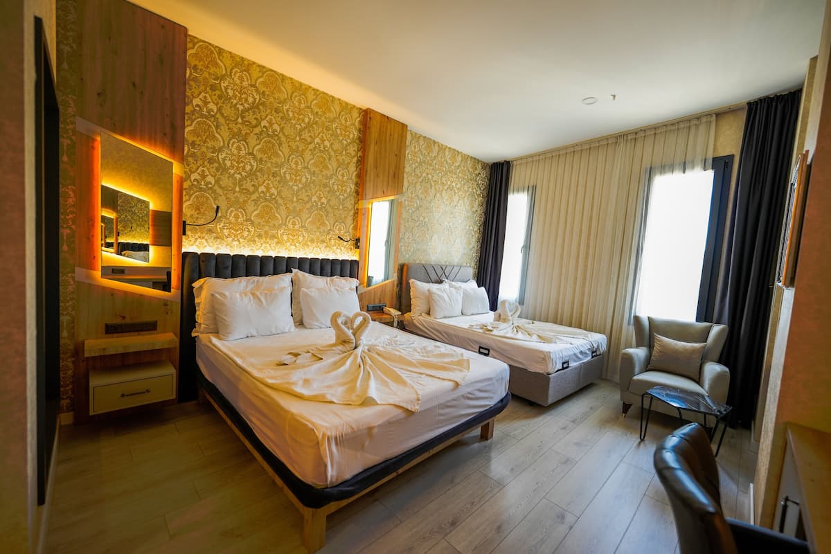standard double or twin room | 1 bedroom, minibar, in-room safe, soundproofing