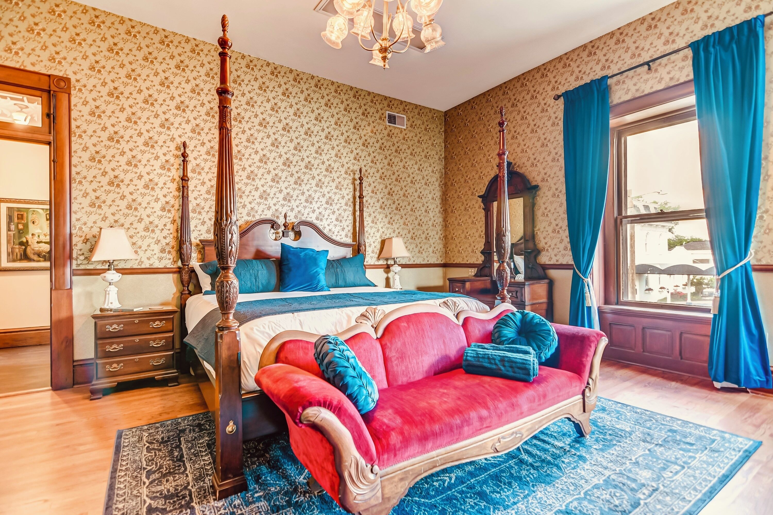 9 bedrooms, desk, iron/ironing board, free WiFi