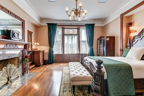 9 Schlafzimmer, Schreibtisch, Bügeleisen/Bügelbrett, kostenloses WLAN