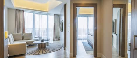1 bedroom, minibar, in-room safe, desk