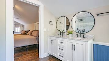 6 habitaciones, tabla de planchar con plancha y wifi gratis