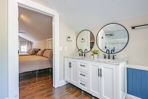 6 habitaciones, tabla de planchar con plancha y wifi gratis 