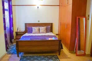 Business Studio | Free WiFi - Stay.Plus Ngara Executive Studio (Nairobi)