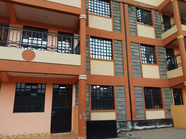 Front of property - Stay.Plus Naivasha Budget Apartment (Naivasha)
