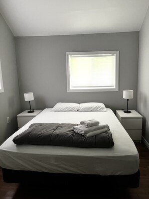 3 bedrooms, travel cot, free WiFi, bed sheets